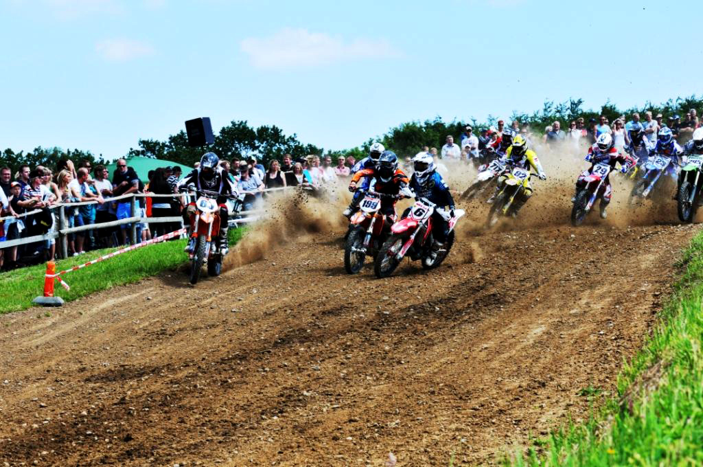 Starten af MX1 #65 Allan Scheel samt #199 Jim Bodker.